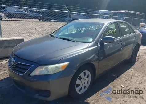 2011 Toyota Camry Le z USA, uszkodzony, nr VIN 4T1BF3EK2BU623582